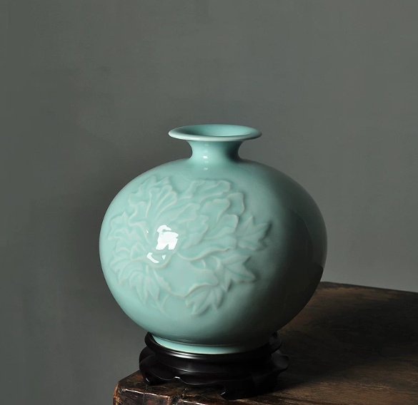 Pomegranate-patterned Longquan Vase, Vintage Chinese-style Zen Entryway Decoration