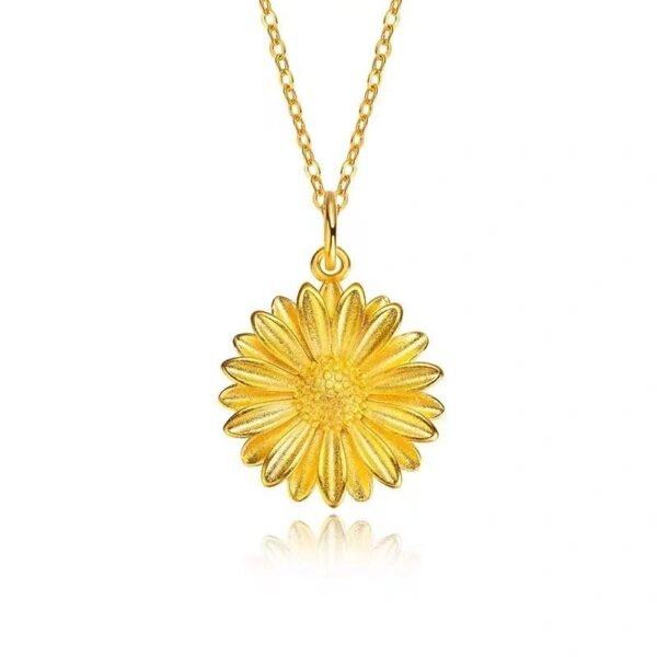 Court-Style Sunflower Womens Gold-Plated Pendant Necklace