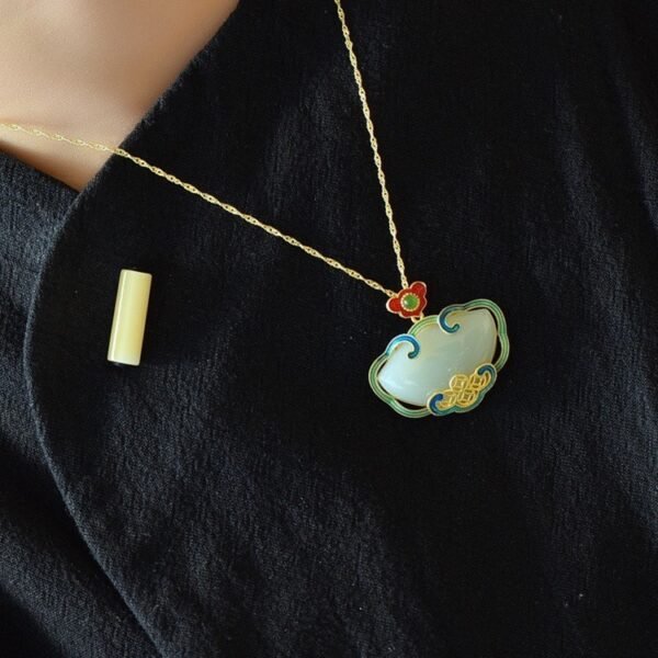 Chinese Style Retro Natural Jade Cloud Pattern Pendant Necklace