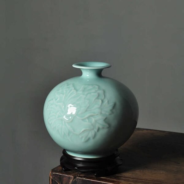 Pomegranate-patterned Longquan Vase, Vintage Chinese-style Zen Entryway Decoration